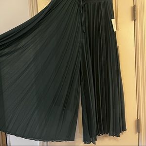 Pleated cropped pants, deep teal